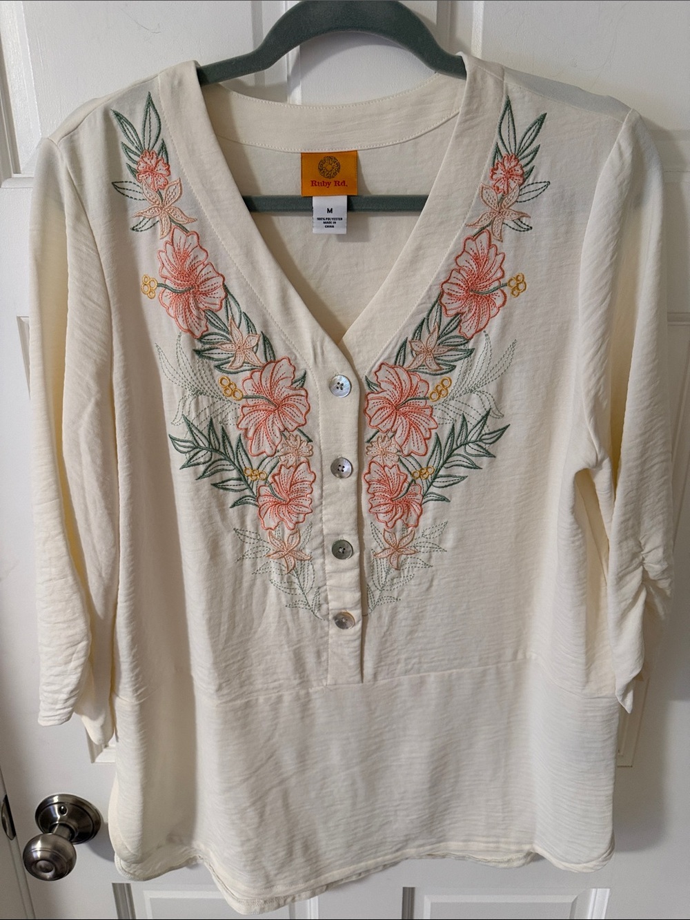 Ruby Rd. Floral Embroidery Ivory Henley Tunic floral embroidery 3/4 sleeve M